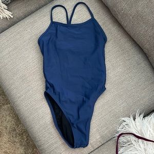 Jolyn One Piece - Nils